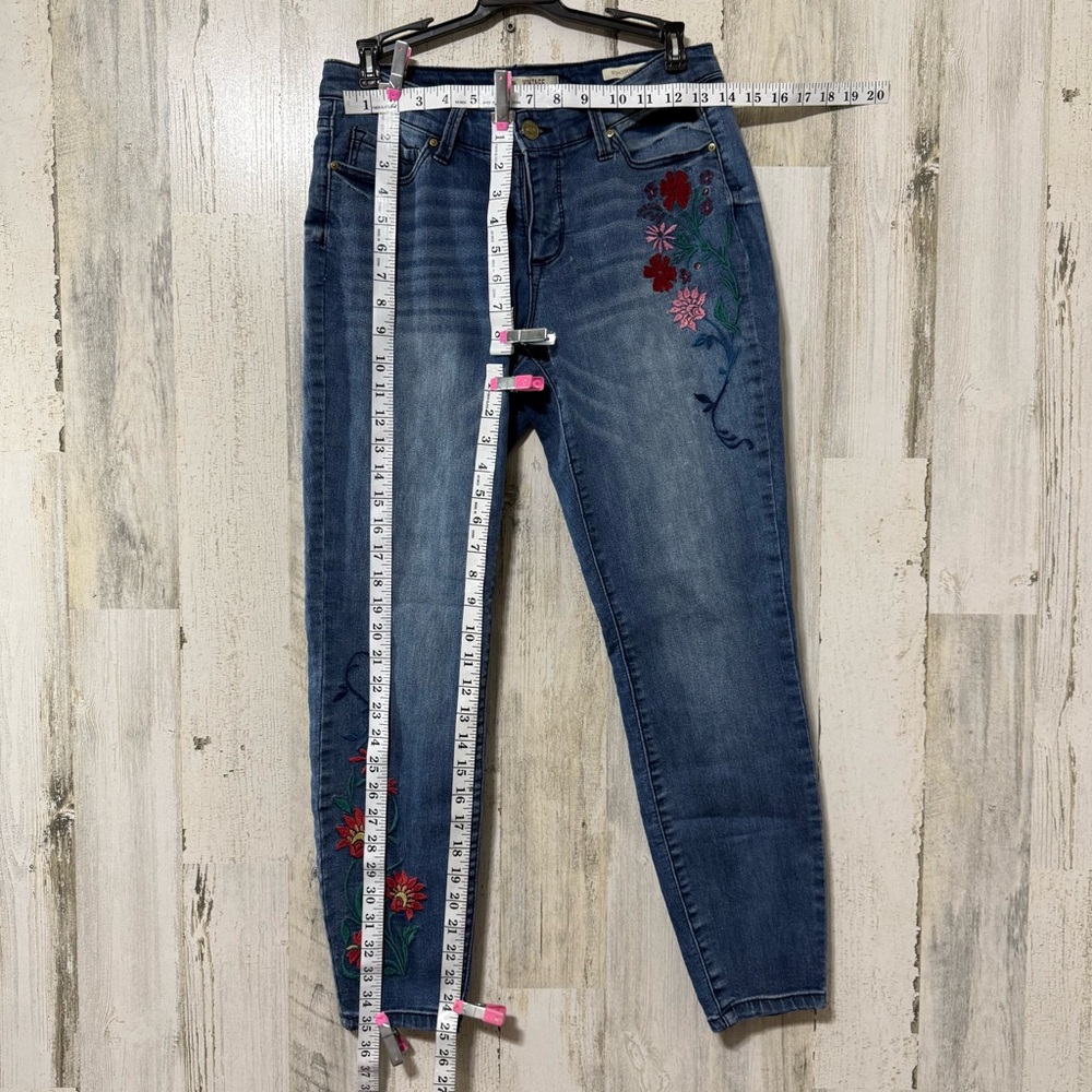 Vintage America Blue Jeans with Floral Embroidery - Picture 12 of 16
